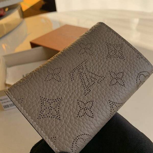 頂級高仿 lv 可愛而實用的Porte-Monnaie Anae 袖珍錢包