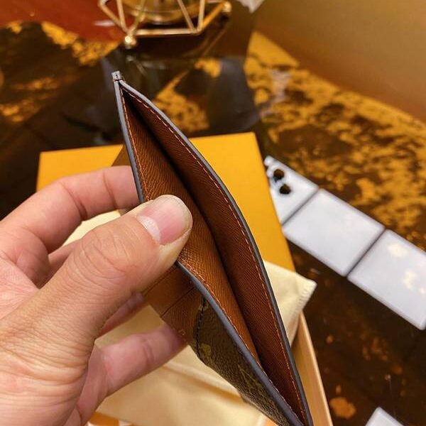 高仿精品 lv卡包 老花啡色 有證件票鈔及隔層