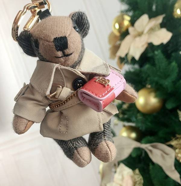BURBERRY 新款 風衣小熊公仔 鑰匙圈 4 BURBERRY 新款 風衣小熊公仔 鑰匙圈