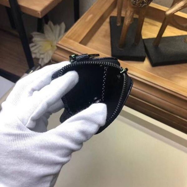 原單lv鑰匙圈，掛件路易威登M62903 太陽花 拉鏈開合。可放置零錢和小證 鑰匙包，零錢包。裝飾型xxqb10343