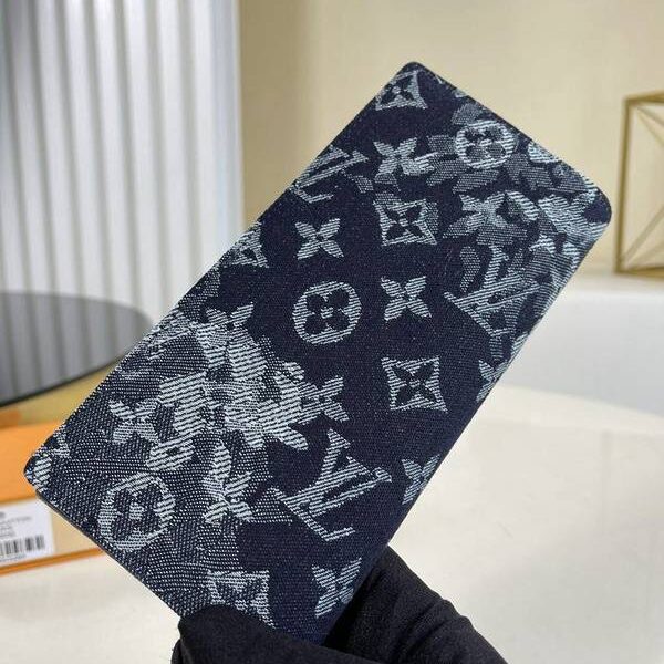 高仿包包批發lv長錢包,西裝夾路易威登 2021初春系列 M80032 Brazza長錢包，西裝夾xxqb10479