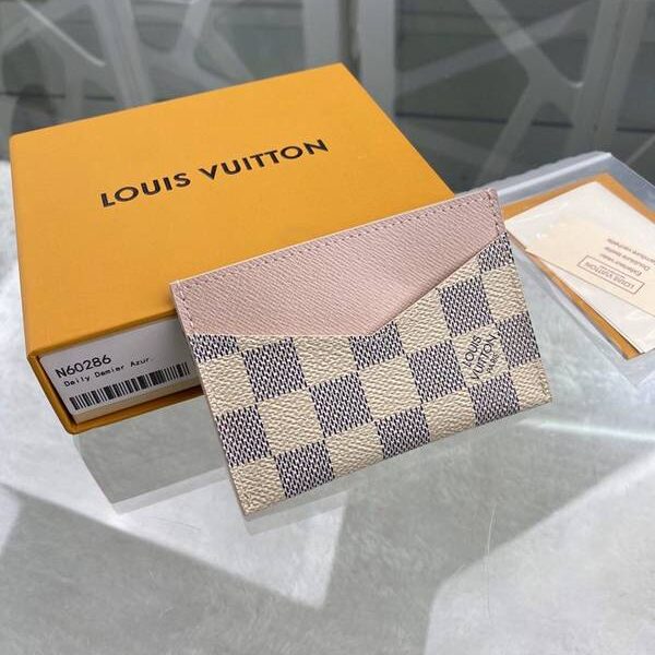原單A貨lv卡包名片夾路易威登N60286 Daily 卡夾 Damier Azur 帆布，其雙面 V 字剪裁展露牛皮內襯 xxqb10493