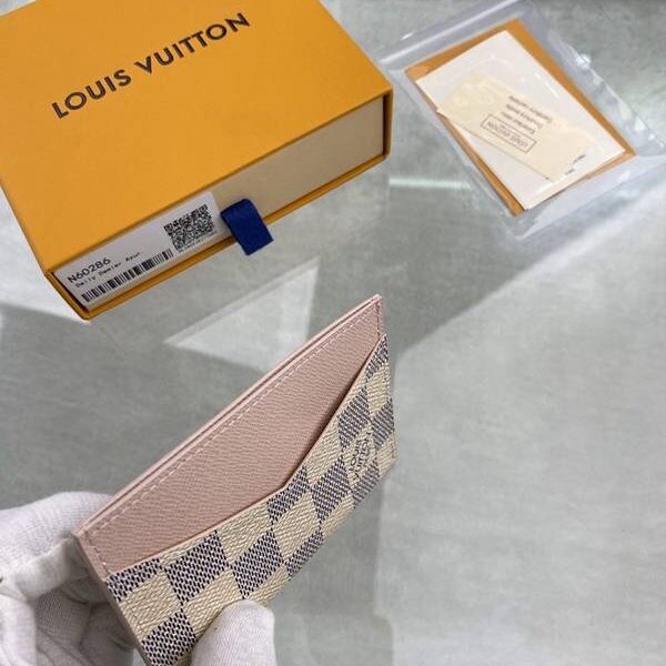 原單A貨lv卡包名片夾路易威登N60286 Daily 卡夾 Damier Azur 帆布，其雙面 V 字剪裁展露牛皮內襯 xxqb10493