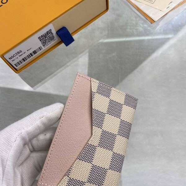 原單A貨lv卡包名片夾路易威登N60286 Daily 卡夾 Damier Azur 帆布，其雙面 V 字剪裁展露牛皮內襯 xxqb10493