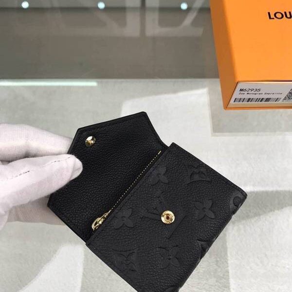 頂級1：1lv短錢包路易威登M62935海外特供 柔軟的粒面皮革裁制而成的Zoe短款錢夾 xxqb10498