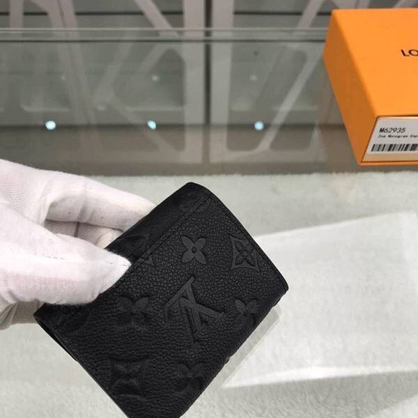 頂級1：1lv短錢包路易威登M62935海外特供 柔軟的粒面皮革裁制而成的Zoe短款錢夾 xxqb10498