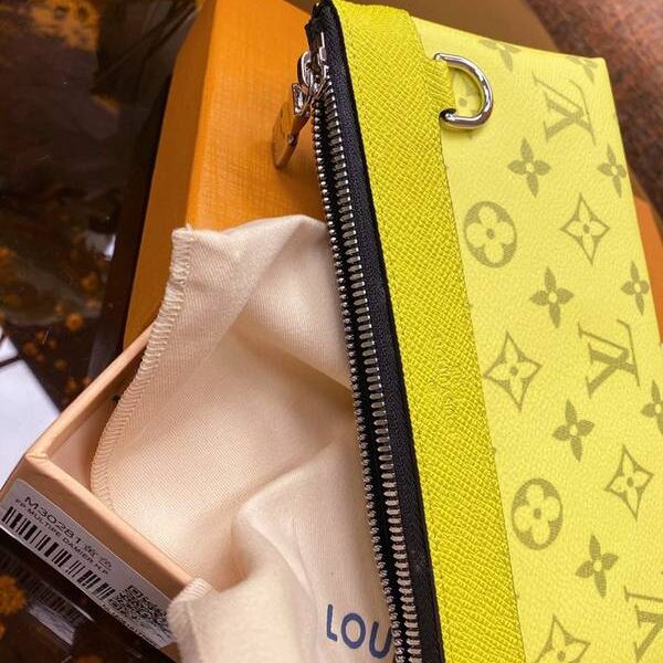 高仿精品lv長錢包路易威登M30281 黃色 DISCOVERY POCHETTE 手袋2019 春夏款 xxqb10573