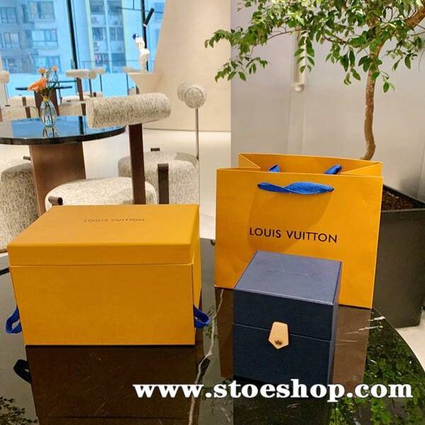 高仿精品lv裝飾品路易威登獨家2021年重磅新品 二代智能手錶 錶盤三色現貨可選：黑·白·咖，附贈 情侶款黑色膠錶帶（適合手圍在19cm內佩戴）xxqb10618