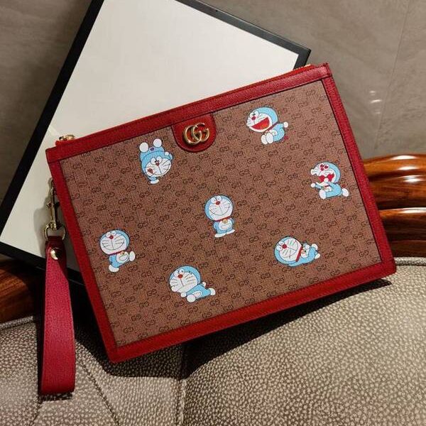 頂級原單gucci手包GUCCI最新 Doraemon x Gucci聯名系列～手包“大胖子”哆啦A夢 647804 xxqb10620