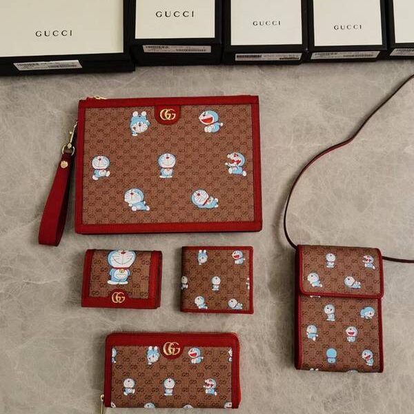 頂級原單gucci手包GUCCI最新 Doraemon x Gucci聯名系列～手包“大胖子”哆啦A夢 647804 xxqb10620
