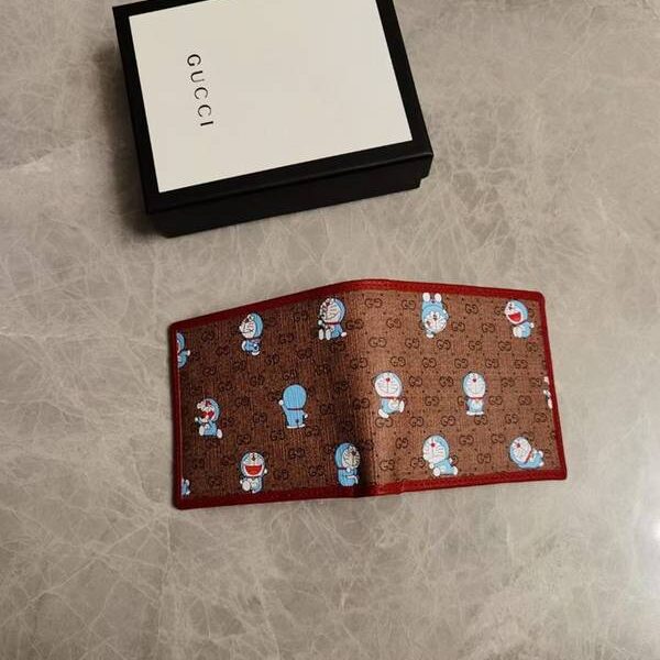 高仿包包批發gucci短錢包GUCCI最新 Doraemon x Gucci聯名系列～短夾錢包 “大胖子”哆啦A夢 647802 xxqb10623