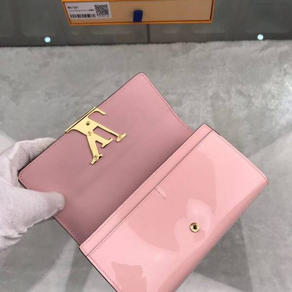 a貨lv長錢包路易威登M61581芭蕾粉海外特供（專櫃貨）此款鏡面小牛皮材質的優雅錢夾 xxqb10697