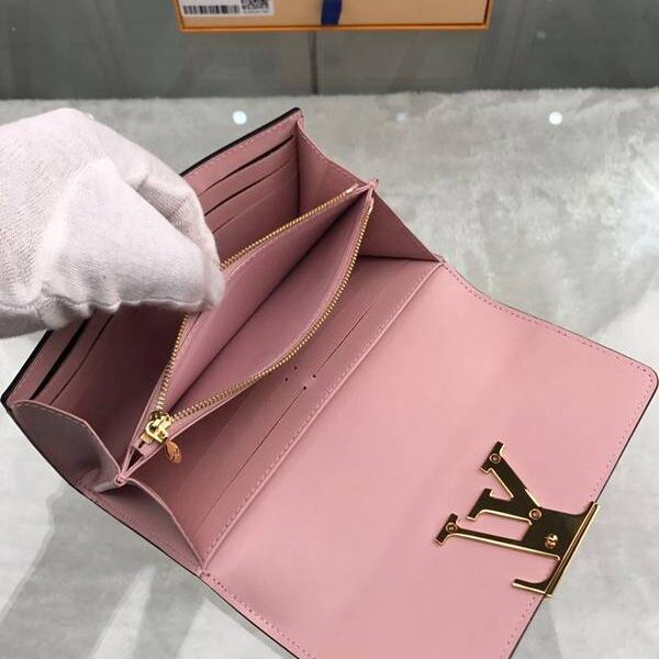 a貨lv長錢包路易威登M61581芭蕾粉海外特供（專櫃貨）此款鏡面小牛皮材質的優雅錢夾 xxqb10697