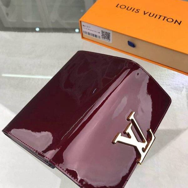 高仿名牌包lv長錢包路易威登M61317紫海外特供(專櫃貨)鏡面小牛皮材質的優雅錢夾 xxqb10704 16 高仿名牌包lv長錢包路易威登M61317紫海外特供(專櫃貨)鏡面小牛皮材質的優雅錢夾 xxqb10704