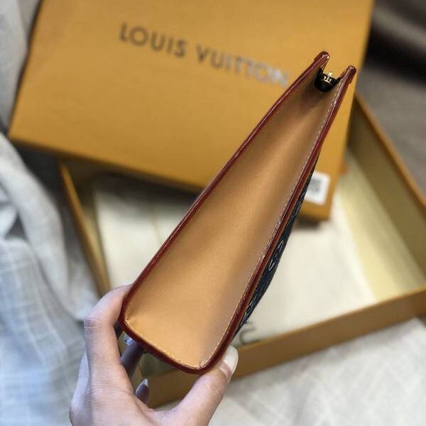 a貨lv手包，手拿包路易威登M80306 POCHE TOILLETTE 26 盥洗袋 xxqb10742