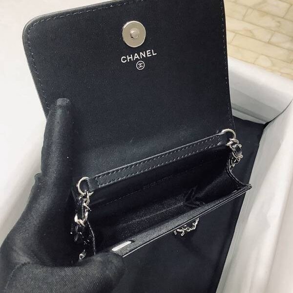 高仿chanel挎包Chanel 山茶花 belt bag 20新品 限量款 山茶花球紋牛皮 腰包 挎包 1770xxqb10921