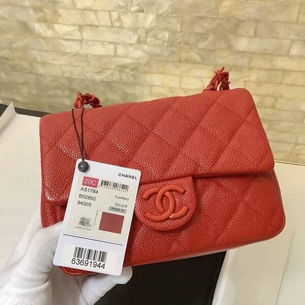 高仿包chanel挎包chanel2020春夏Flap mini 魚子醬牛皮方胖子xxqb11077