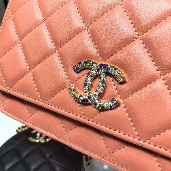 高仿包包批發chanel挎包chanel 2021新品 彩鑽Woc包 精緻的小羊皮 經典的菱格紋 AP1943Yxxqb11207