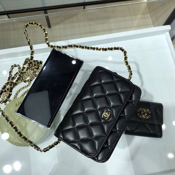 高仿網台灣chanel挎包chanel 2020新品 mini woc 經典菱格 魚子醬 AP1649Yxxqb11212