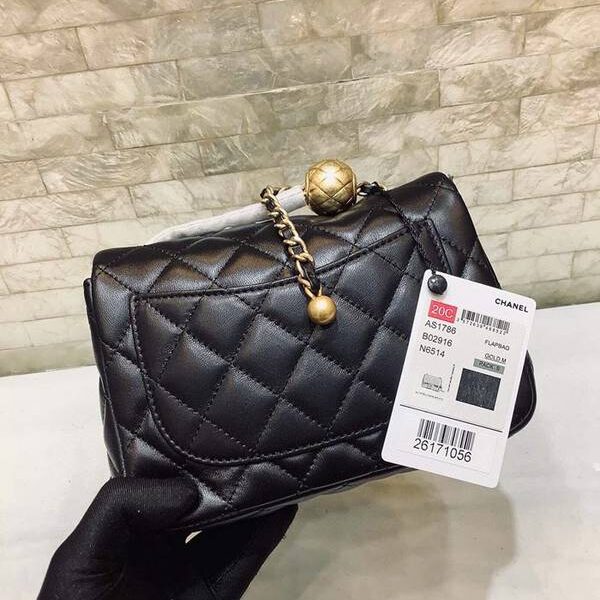 高仿原單chanel挎包chanel2020春夏新款 羊皮金屬球mini CF方胖子金珠可調節斜挎單肩包尺寸18cm 20cmx xqb11337
