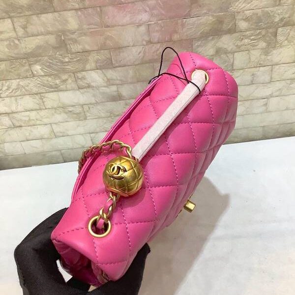 高仿原版chanel挎包chanel2020春夏新款 羊皮金屬球mini CF方胖子金珠可調節斜挎單肩包尺寸18cm 20cm xxqb11338