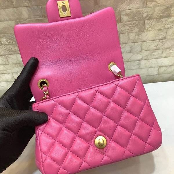 高仿奢侈品chanel挎包chanel2020春夏新款 羊皮金屬球mini CF方胖子金珠可調節斜挎單肩包尺寸18cm 20cm xxqb11339