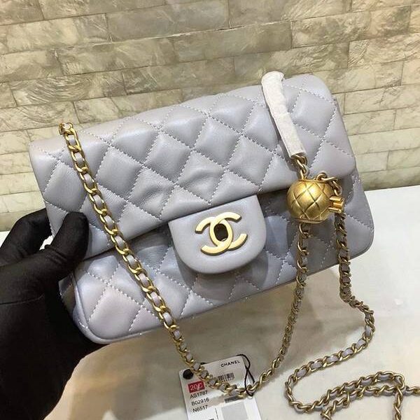 高仿高仿包包批發chanel挎包chanel2020春夏新款 羊皮金屬球mini CF方胖子金珠可調節斜挎單肩包尺寸18cm 20cm xxqb11340