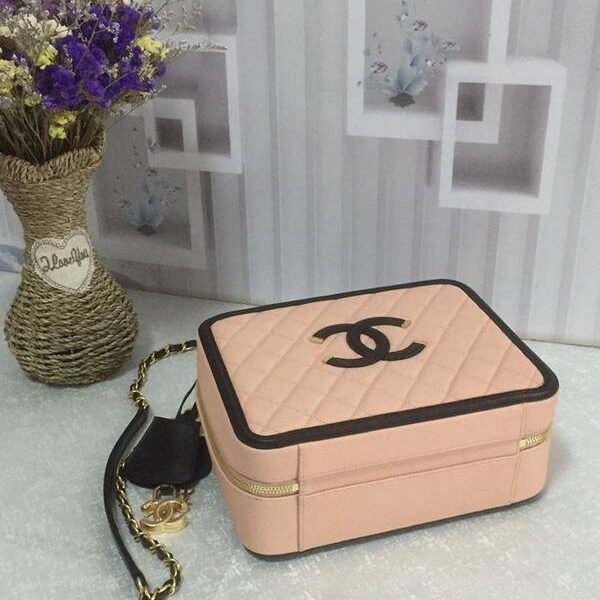 一比一的拆分開版chanel 93343化妝包立體感logo原廠魚子醬牛皮chb11021