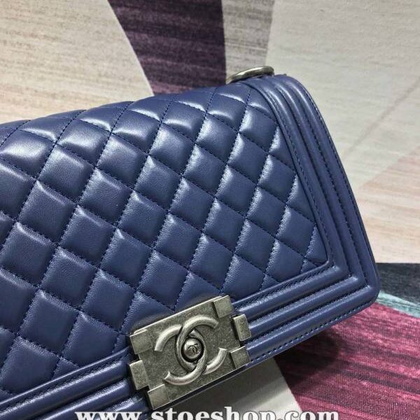 十大奢侈品包包A67086 BOY chanel口蓋包進口小羊皮chb11183