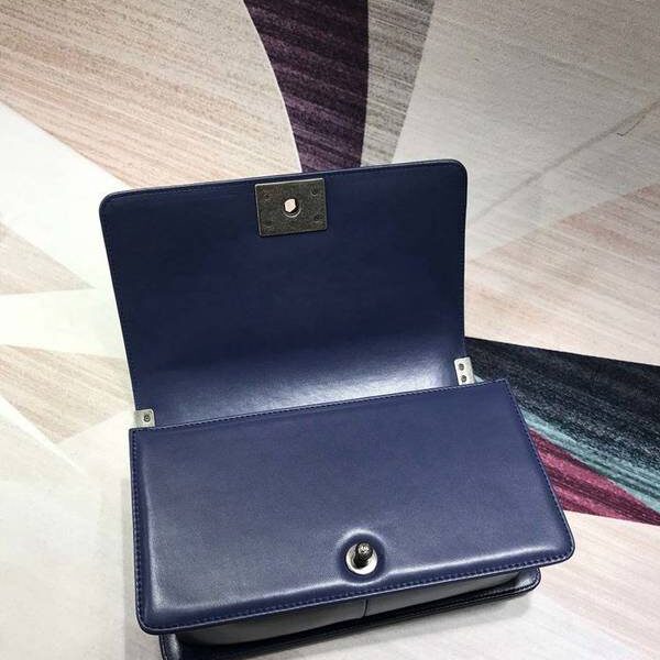 十大奢侈品包包A67086 BOY chanel口蓋包進口小羊皮chb11183