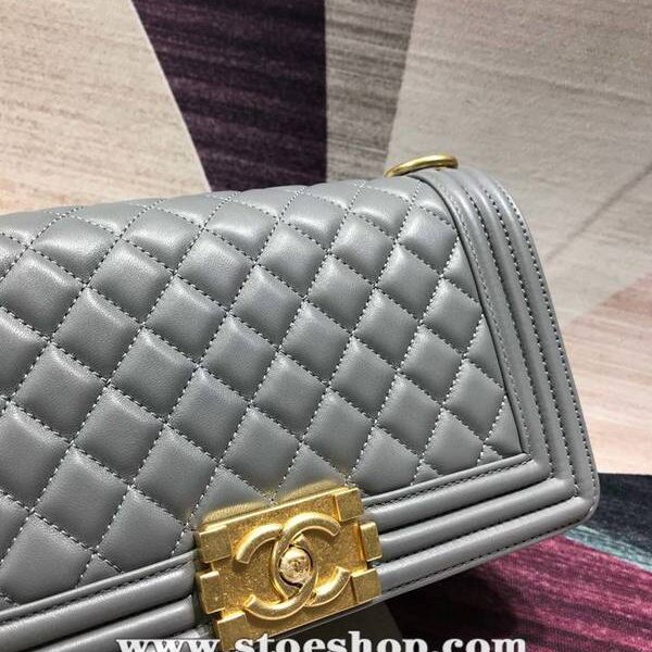 最專業頂級高仿奢侈品A67086 BOY chanel口蓋包進口小羊皮chb11185