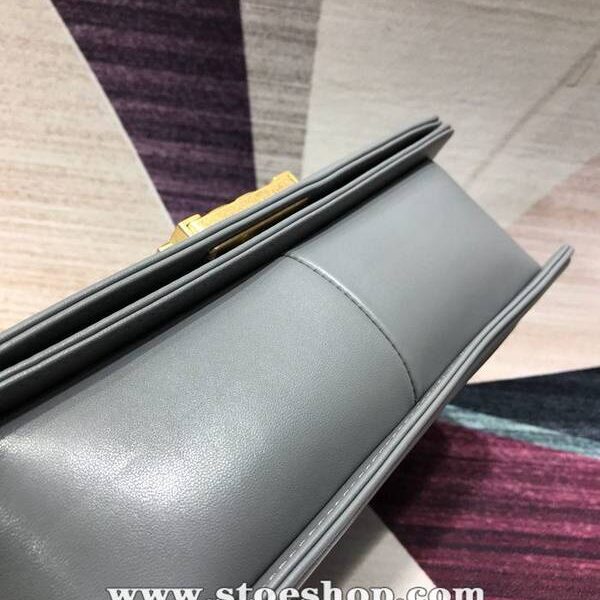 最專業頂級高仿奢侈品A67086 BOY chanel口蓋包進口小羊皮chb11185