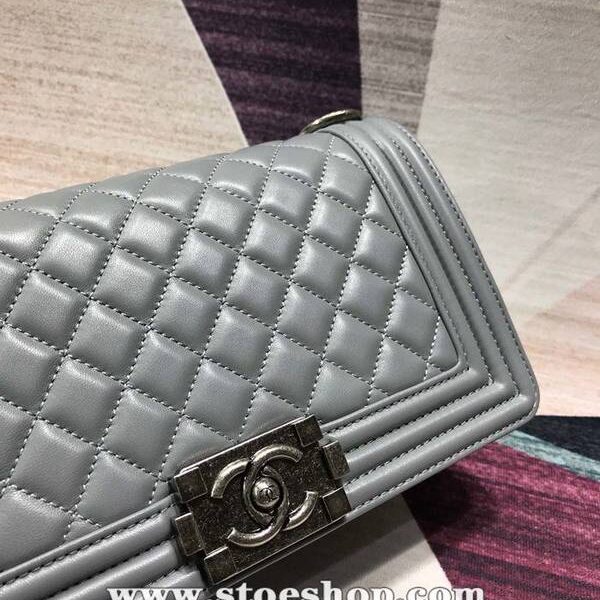 頂級高仿奢侈品工廠A67086 BOY chanel口蓋包進口小羊皮chb11186