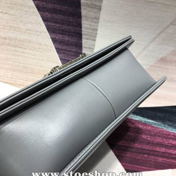 頂級高仿奢侈品工廠A67086 BOY chanel口蓋包進口小羊皮chb11186