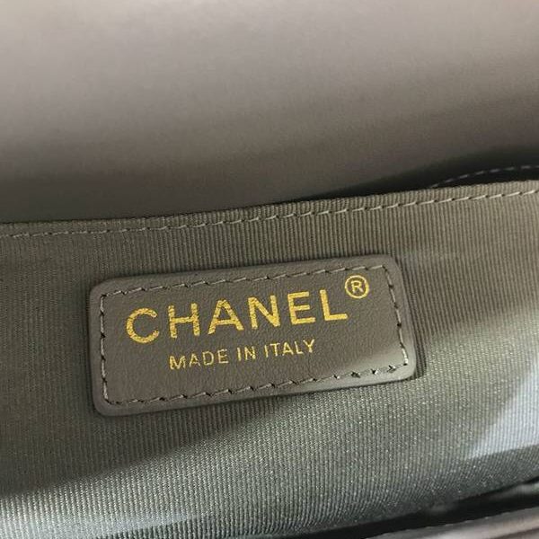購買專櫃款A67086 BOY chanel口蓋包進口小羊皮chb11187
