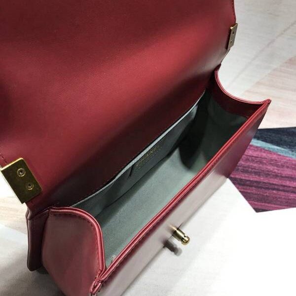 工廠貨源A67086 BOY chanel口蓋包進口小羊皮chb11192