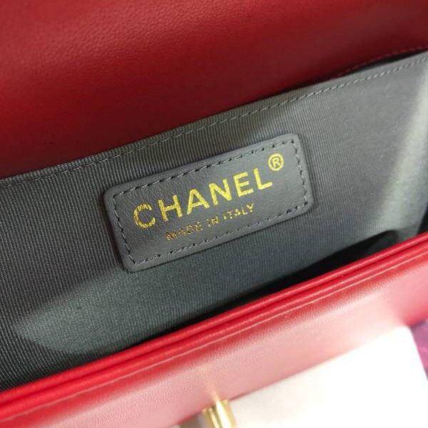 高仿品牌時尚A67086 BOY chanel口蓋包進口小羊皮chb11195
