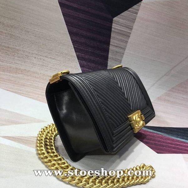 原版複刻包包A67086 BOY chanel口蓋包進口小羊皮chb11199
