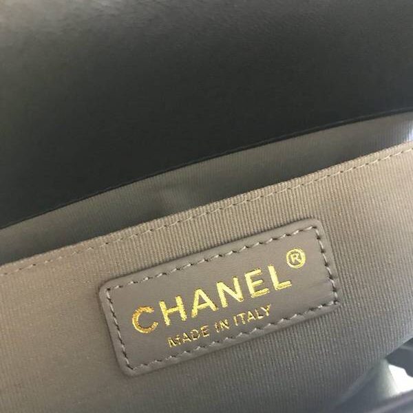 原版複刻包包A67086 BOY chanel口蓋包進口小羊皮chb11199