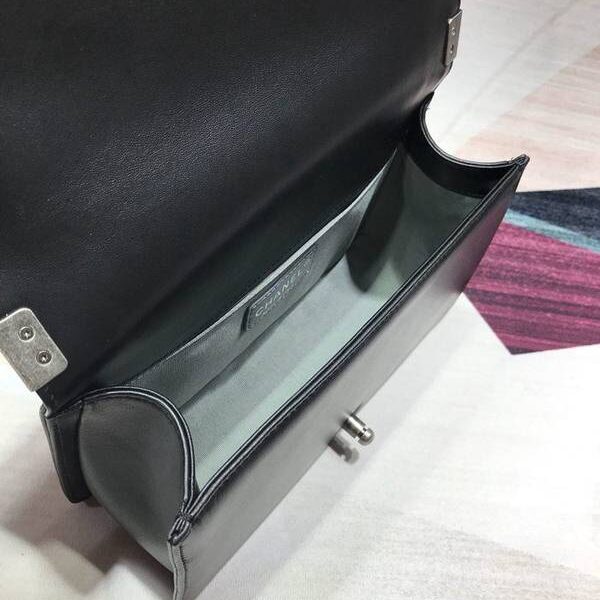 包包最高品質A67086 BOY chanel口蓋包進口小羊皮chb11200