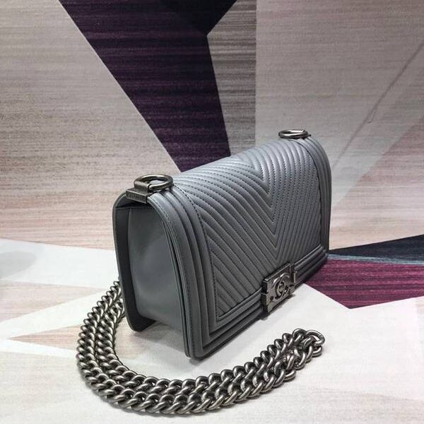 各種高仿奢侈品A67086 BOY chanel口蓋包進口小羊皮chb11201