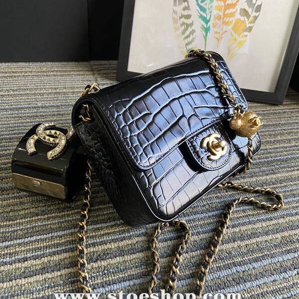 高仿包包AS1786 chanel 口蓋包鱷魚壓紋小牛皮chb11308