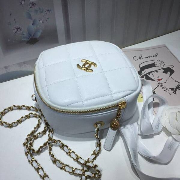 奢侈品巴黎2020chanel 1秋冬季以馬術為主題絎縫方格紋包chb11905