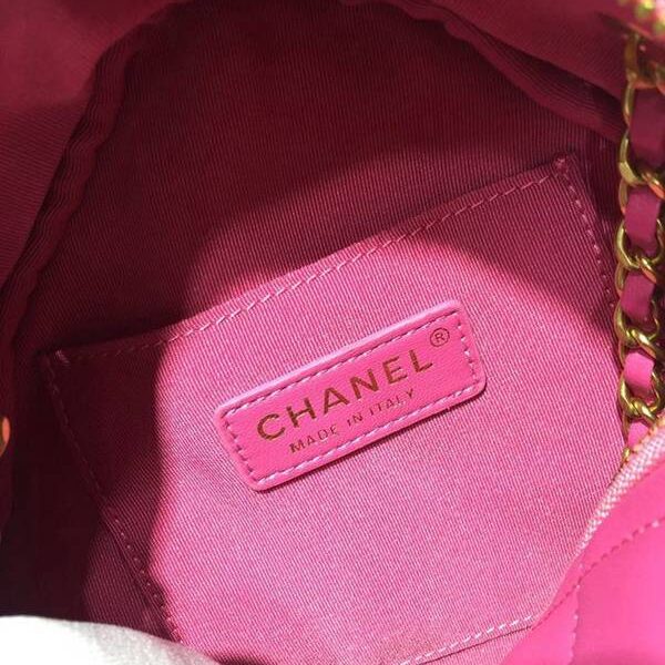 竭誠精品巴黎2020chanel 1秋冬季以馬術為主題絎縫方格紋包chb11906