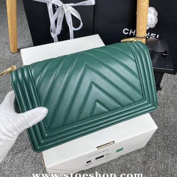 a貨chanel 18秋冬爆款67086 leboy系列V格進口細球紋小牛皮chb12030