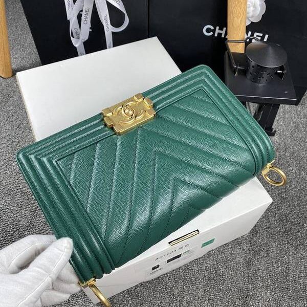 a貨chanel 18秋冬爆款67086 leboy系列V格進口細球紋小牛皮chb12030