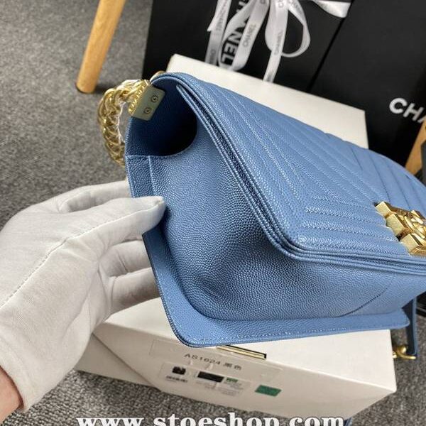 竭誠精品chanel 18秋冬爆款67086 leboy系列V格進口細球紋小牛皮chb12033