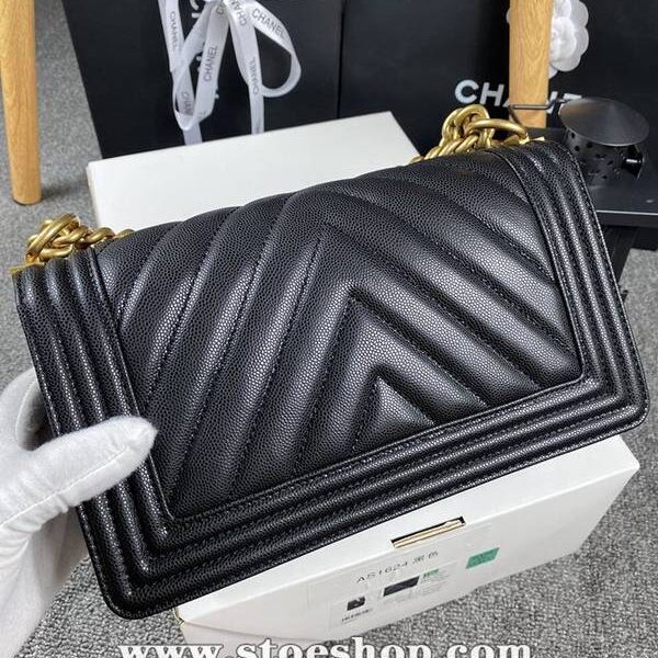 高仿包包批發chanel 18秋冬爆款67086 leboy系列V格進口細球紋小牛皮chb12038