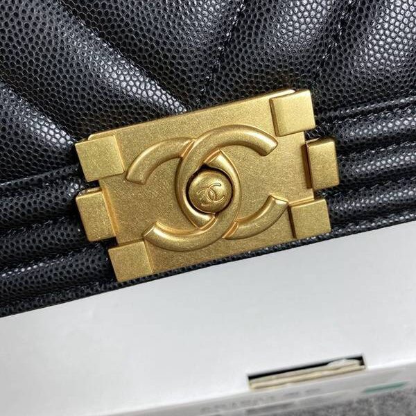 高仿包包批發chanel 18秋冬爆款67086 leboy系列V格進口細球紋小牛皮chb12038