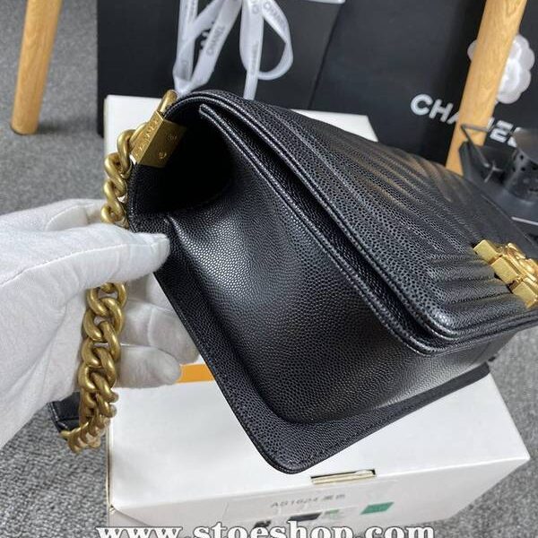 高仿包包批發chanel 18秋冬爆款67086 leboy系列V格進口細球紋小牛皮chb12038